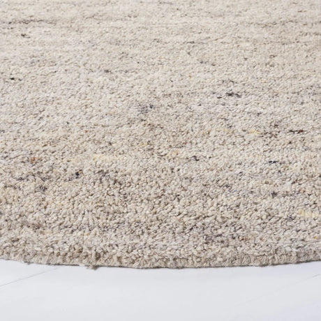 Safavieh Himalaya 7'-0" x 7'-0" Rug in Ivory