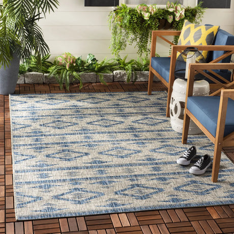 Safavieh Courtyard 5'-3" x 7'-7" Rug in Grey / Navy