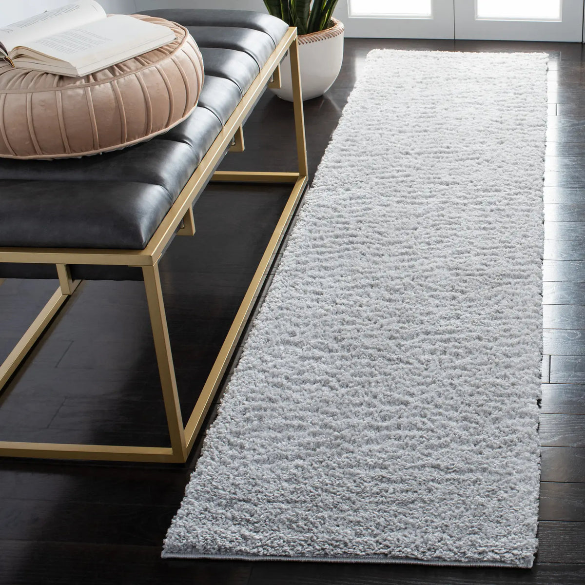 Safavieh August Shag 500 2'-0" x 8'-0" Rug in Light Grey