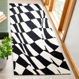 Safavieh Soho 2'-6" x 8'-0" Rug in Black / Ivory