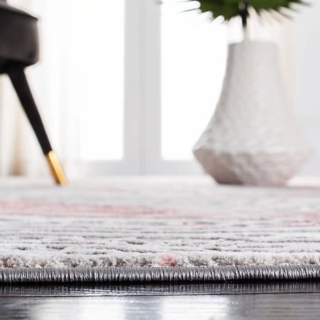 Safavieh Meadow 500 4'-0" x 6'-0" Rug in Grey / Pink