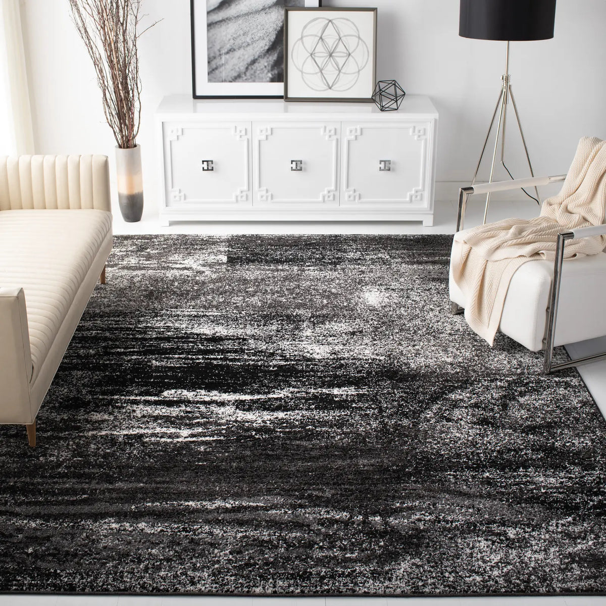 Safavieh Adirondack 10'-0" x 14'-0" Rug in Silver / Black