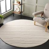 Safavieh Chatham 6'-0" x 6'-0" Rug in Ivory