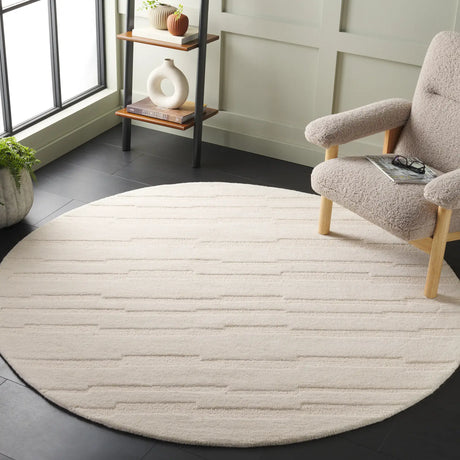 Safavieh Chatham 6'-0" x 6'-0" Rug in Ivory