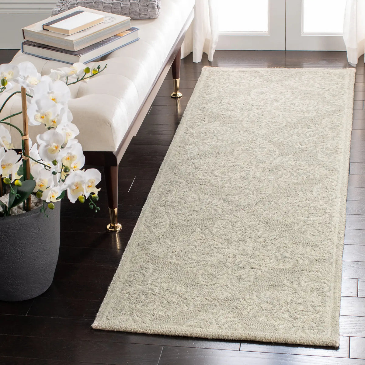 Safavieh Micro-Loop 2'-3" x 7'-0" Rug in Silver / Ivory