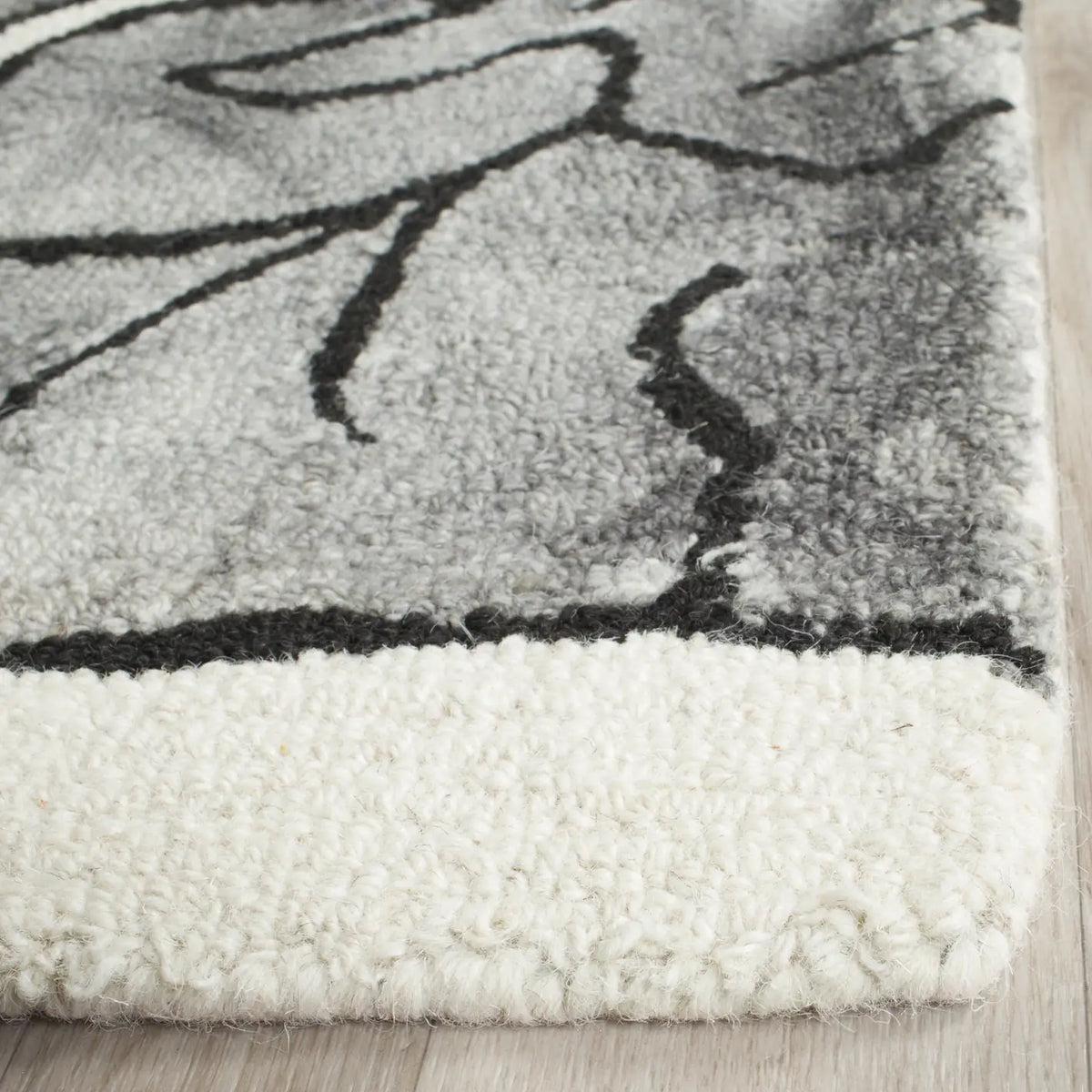 Safavieh Dip Dye 8'-0" x 10'-0" Rug in Ivory / Light Grey