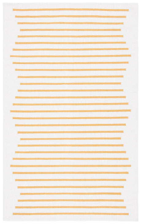 Safavieh Montauk 4'-0" x 6'-0" Rug in Ivory / Gold