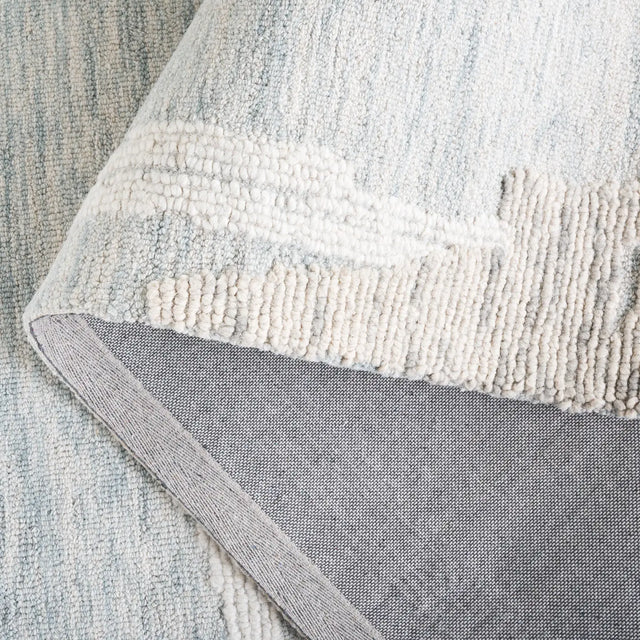 Safavieh Harvest 4'-0" x 6'-0" Rug in Light Blue / Ivory