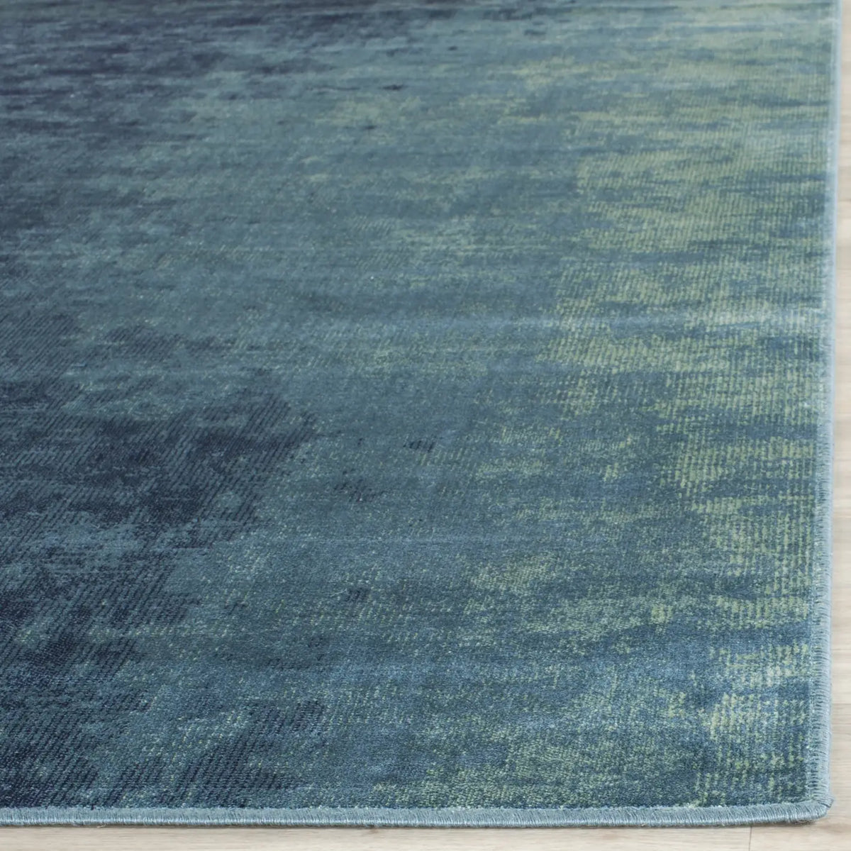 Safavieh Vintage 5'-3" x 7'-6" Rug in Turquoise / Multi