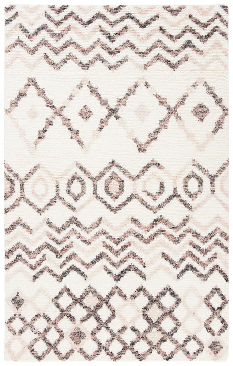 Safavieh Casablanca 4'-0" x 6'-0" Rug in Ivory / Pink