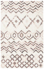 Safavieh Casablanca 4'-0" x 6'-0" Rug in Ivory / Pink