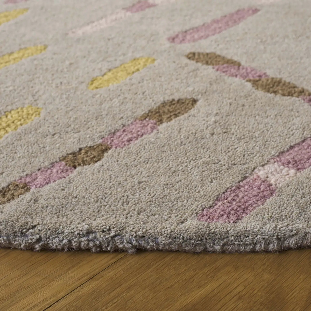 Safavieh Metro 6'-0" x 6'-0" Rug in Taupe / Pink