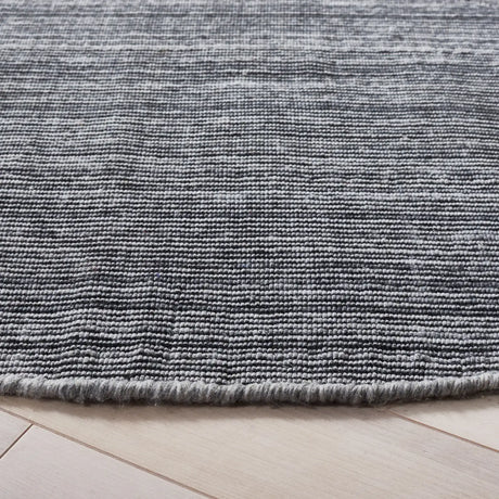 Safavieh Kilim 6'-0" x 6'-0" Rug in Grey / Ivory