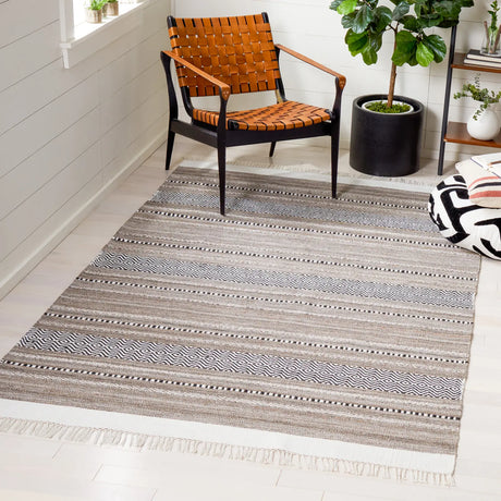 Safavieh Striped Kilim 4'-0" x 6'-0" Rug in Black / Ivory