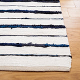 Safavieh Montauk 4'-0" x 6'-0" Rug in Navy / Ivory