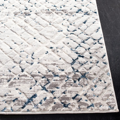 Safavieh Amalfi 4'-0" x 6'-0" Rug in Cream / Navy