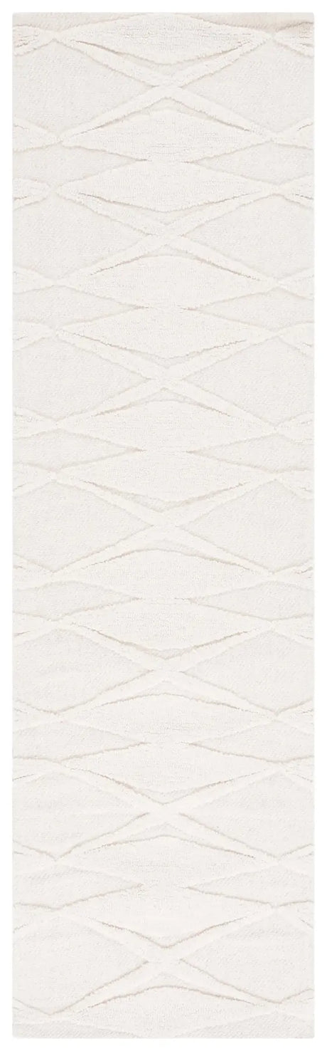 Safavieh Chatham 2'-3" x 8'-0" Rug in Ivory
