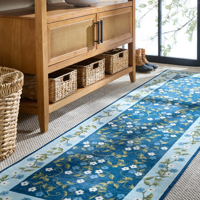 Safavieh Martha Stewart Washable 2'-6" x 8'-0" Rug in Dark Blue / Light Blue