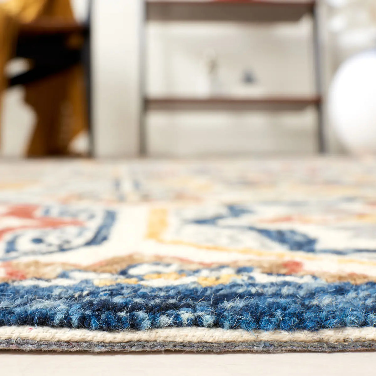 Safavieh Metro 4'-0" x 6'-0" Rug in Beige / Ivory