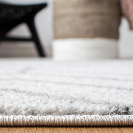 Safavieh Adirondack 4'-0" x 6'-0" Rug in Light Grey / Dark Grey
