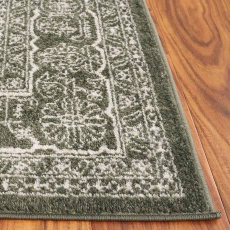 Safavieh Adirondack 4'-0" x 6'-0" Rug in Dark Green / Ivory
