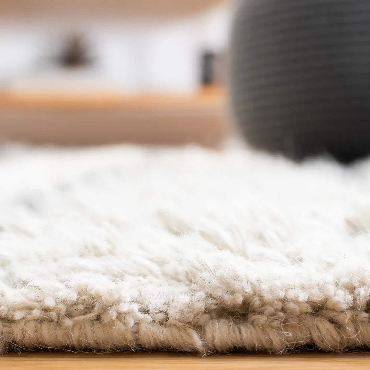 Safavieh Kenya 5'-0" x 8'-0" Rug in Ivory / Grey