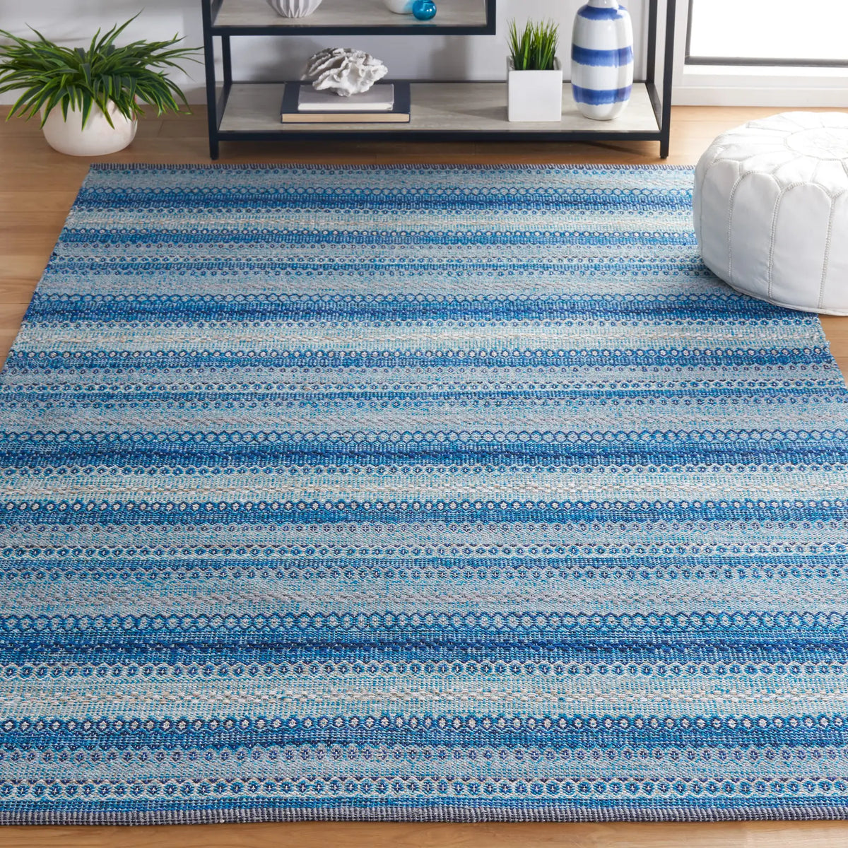 Safavieh Kilim 4'-0" x 6'-0" Rug in Grey / Blue