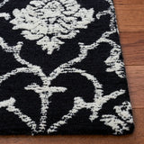 Safavieh Metro 4'-0" x 6'-0" Rug in Black / Ivory