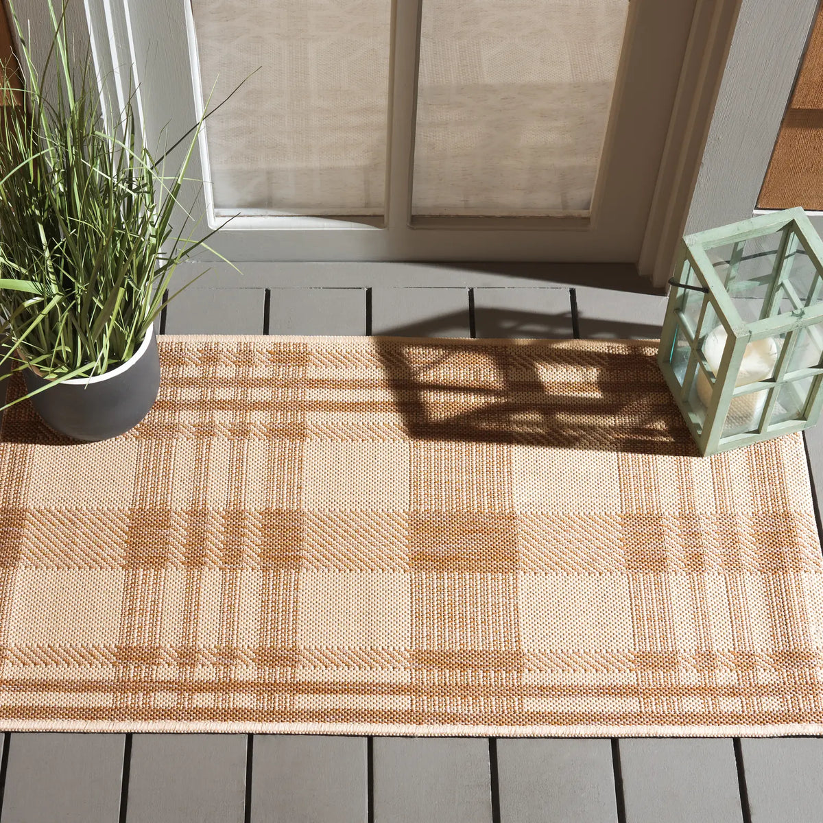 Safavieh Courtyard 2'-0" x 3'-7" Rug in Natural / Beige
