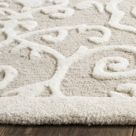Safavieh Martha Stewart 10'-0" x 14'-0" Rug in Fledgling