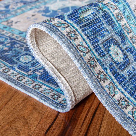 Safavieh Saffron 4'-0" x 6'-0" Rug in Navy / Ivory