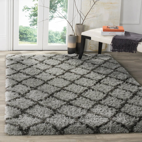 Safavieh Indie Shag 5'-1" x 7'-6" Rug in Grey / Dark Grey