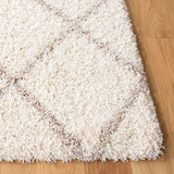 Safavieh Hudson Shag 4'-0" x 6'-0" Rug in Ivory / Beige