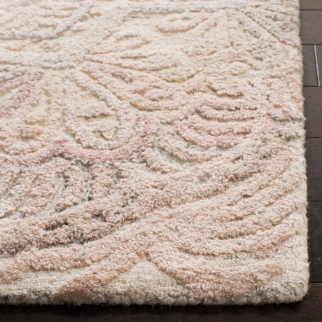 Safavieh Marquee 5'-0" x 8'-0" Rug in Beige / Ivory