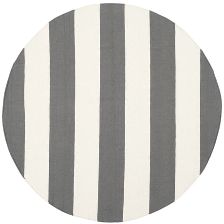 Safavieh Montauk 3'-0" x 3'-0" Rug in Grey / Ivory