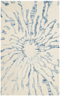Safavieh Bella 2'-6" x 4'-0" Rug in Dark Blue / Ivory