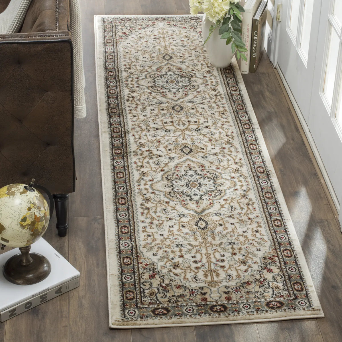 Safavieh Lyndhurst 2'-3" x 10'-0" Rug in Cream / Beige