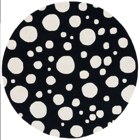Safavieh Cambridge 6'-0" x 6'-0" Rug in Black / Ivory