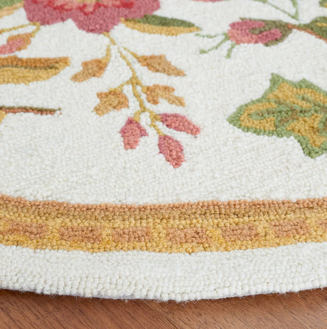 Safavieh Chelsea 5'-6" x 5'-6" Rug in Ivory