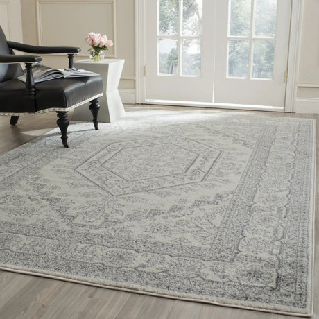 Safavieh Adirondack 6'-0" x 9'-0" Rug in Ivory / Silver