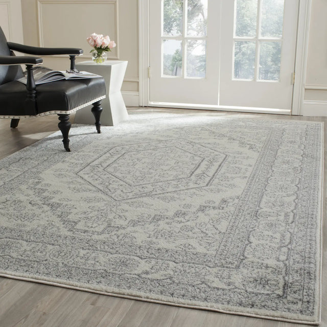 Safavieh Adirondack 6'-0" x 9'-0" Rug in Ivory / Silver