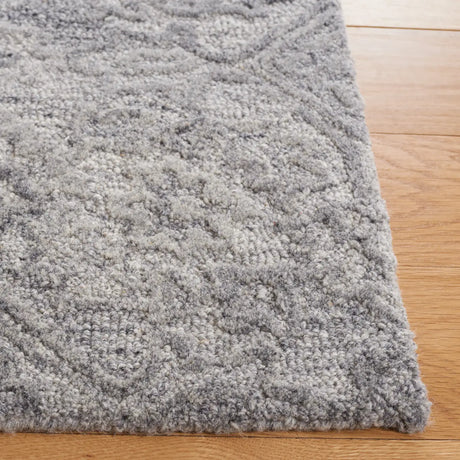 Safavieh Metro 4'-0" x 6'-0" Rug in Grey