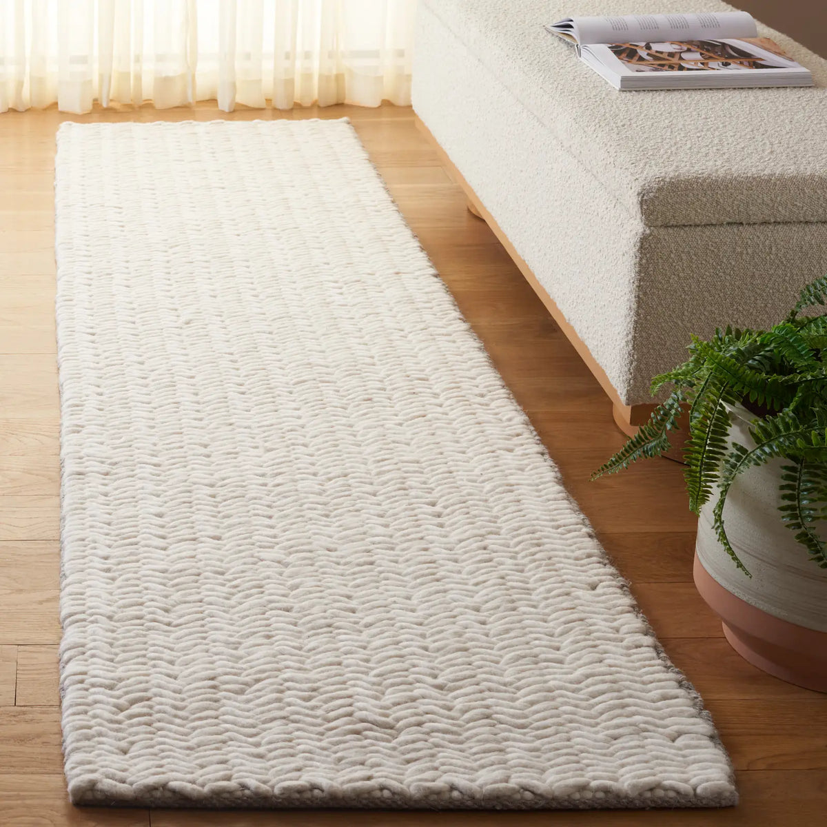 Safavieh Natura 2'-3" x 8'-0" Rug in Ivory