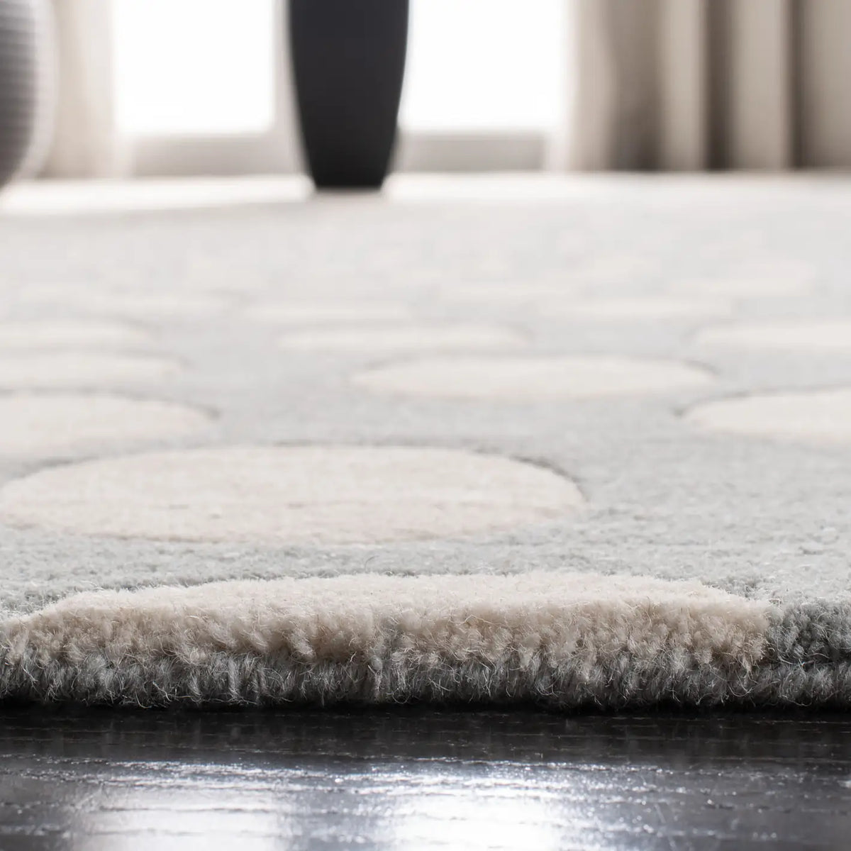 Safavieh Soho 3'-6" x 5'-6" Rug in Grey / Ivory