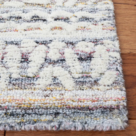 Safavieh Metro 4'-0" x 6'-0" Rug in Red / Ivory