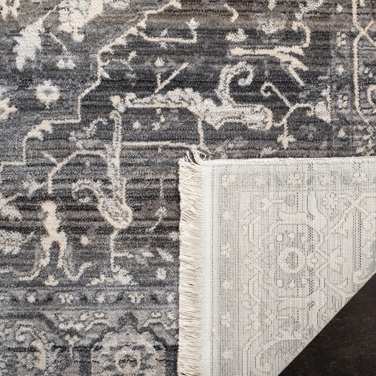Safavieh Vintage Persian 4'-0" x 6'-0" Rug in Grey / Charcoal