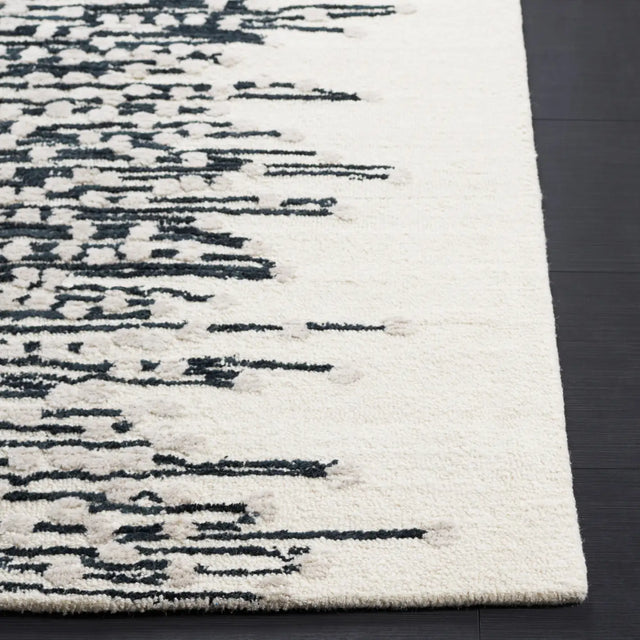 Safavieh Metro 4'-0" x 6'-0" Rug in Black / Ivory