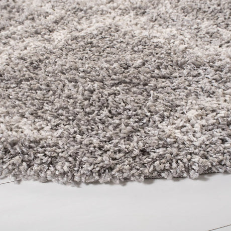 Safavieh Pro Lux Shag 400 6'-7" x 6'-7" Rug in Grey / Cream