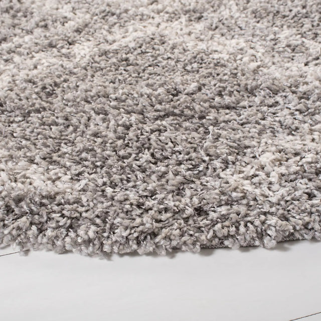 Safavieh Pro Lux Shag 400 6'-7" x 6'-7" Rug in Grey / Cream