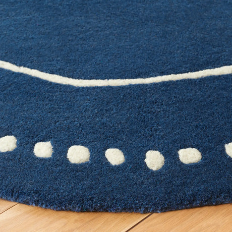 Safavieh Bella 5'-0" x 5'-0" Rug in Navy Blue / Ivory